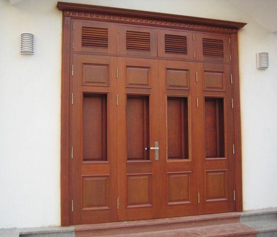 cửa gỗ 4 cánh mặt tiền